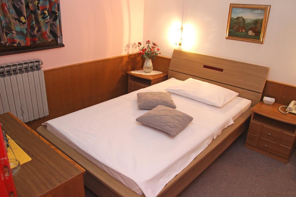 Guest House Royal Cakovec Exterior photo