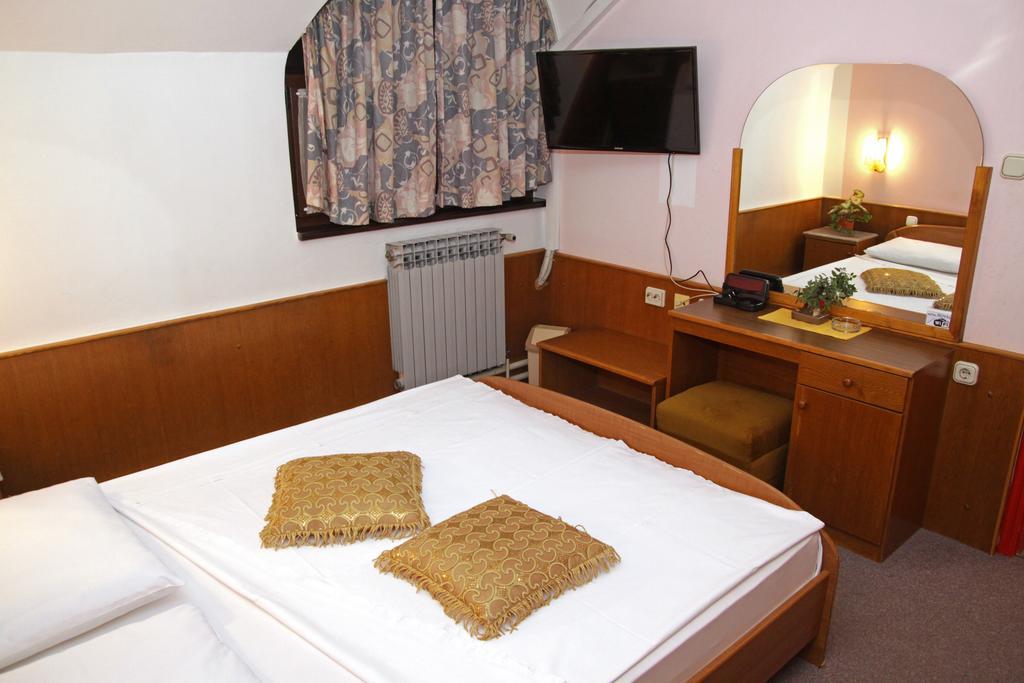 Guest House Royal Cakovec Exterior photo