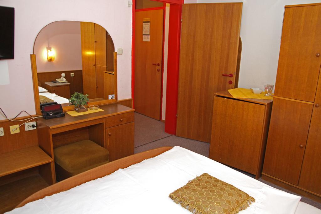 Guest House Royal Cakovec Exterior photo